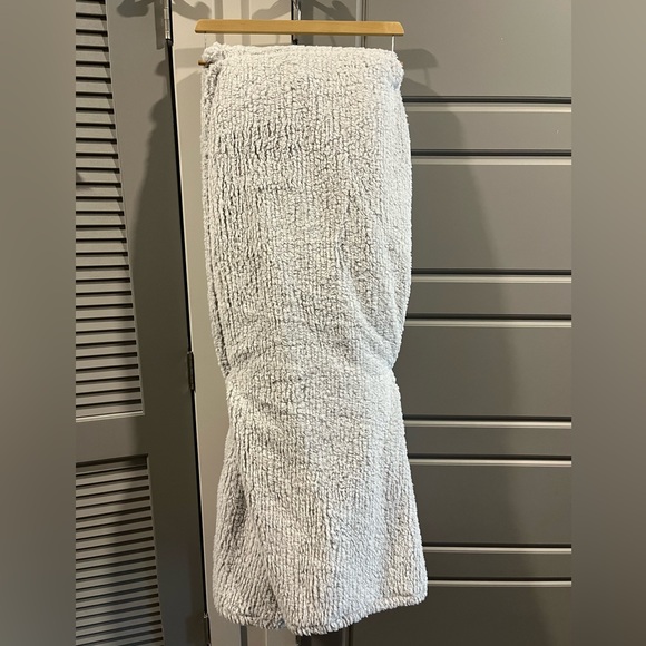 Serta Sherpa Blanket - Picture 2 of 7